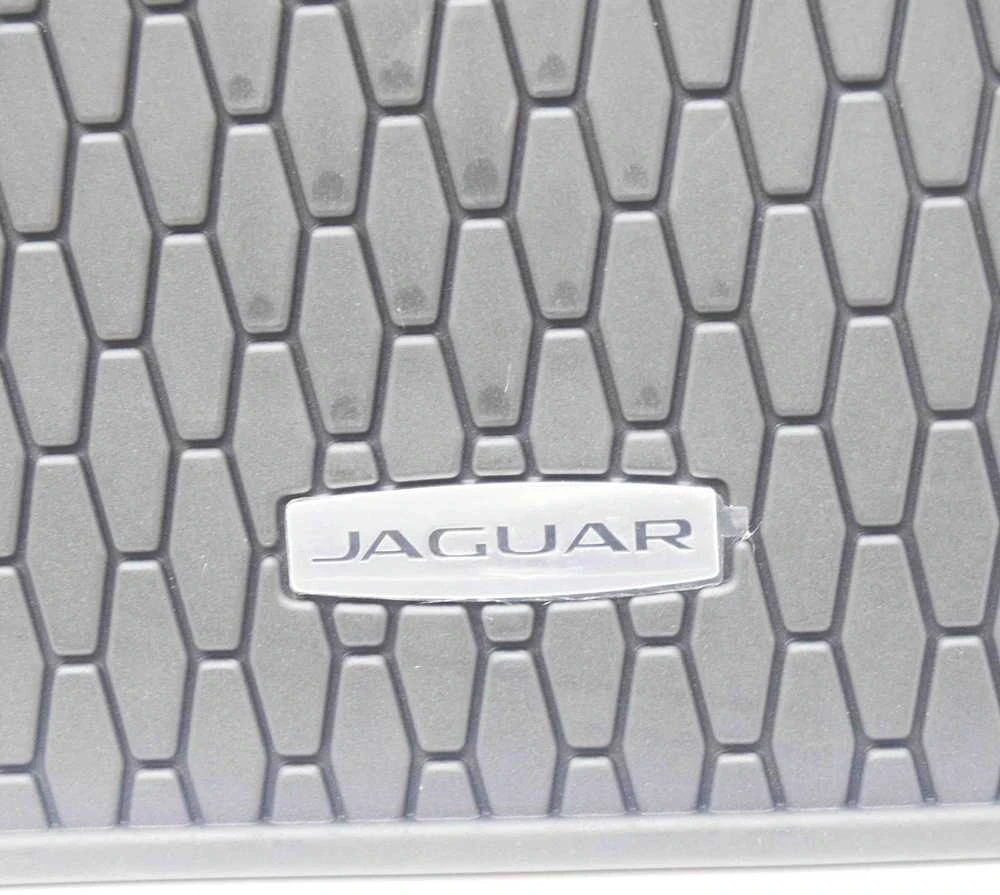Jaguar I Pace 2018 2025 Važiuoklės Kilimėlis RHD Originalus T4K1599