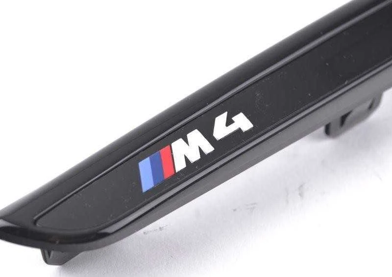 Juoda Dešinė Fender Grille BMW F82 F83 M4 51148068586