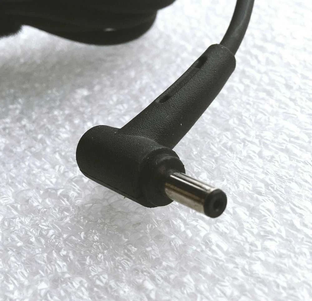 Kintamosios srovės maitinimo adapteris ASUS AD883020 (4,0 x 1,35 mm) 45 W