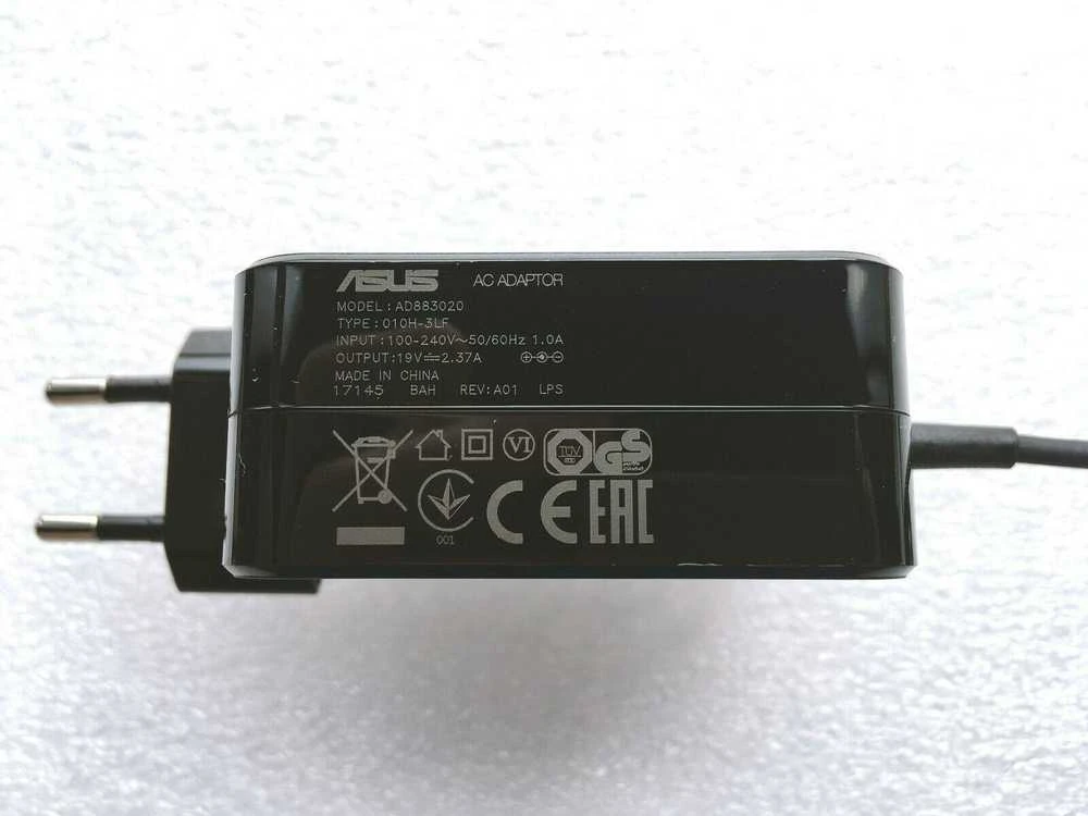 Kintamosios srovės maitinimo adapteris ASUS AD883020 (4,0 x 1,35 mm) 45 W