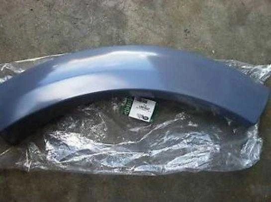 LAND ROVER DISCOVERY 4 L319 Galinės Dešinės Ratų Arkos Apdaila LR010627 NAUJA ORIGINALI