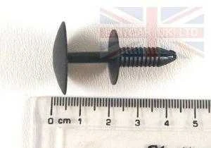 LAND ROVER DISCOVERY 4 L319 Rocker Molding Rivet HYQ100060PUY NAUJA ORIGINALI