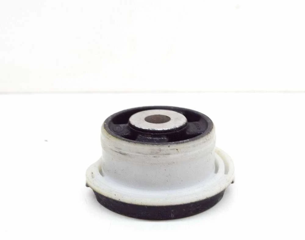 LAND ROVER DISCOVERY L462 Galinis skersinis izoliatorius LR037603 NAUJAS ORIGINALUS