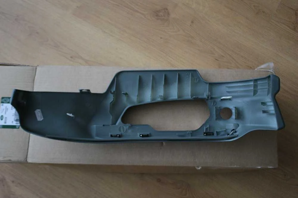 LAND ROVER LR RANGE ROVER L322 Sėdynių jungiklio apvado apdaila dešinė originali HJR500021LUP