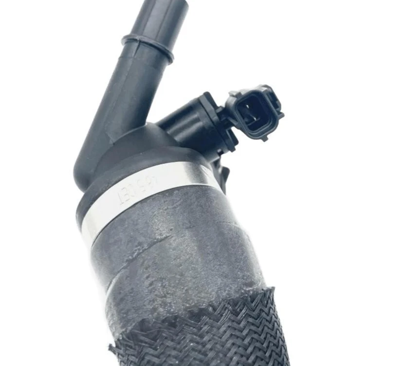 Land Rover Žemutinis Radiatoriaus Šlaunis LR115066 Originalus LR115066
