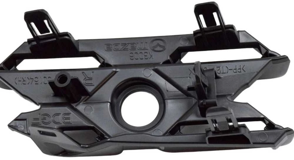 Mazda 3 Hatchback BP Dešinės Radiatoriaus Grotelės Priedas Originalus BDGF50154A