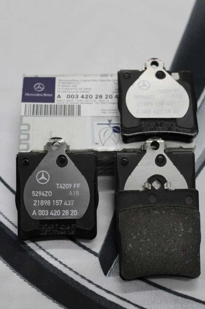 Mercedes Benz C240 C320 Bremsklotz Teilesatz Originalus A003420282041