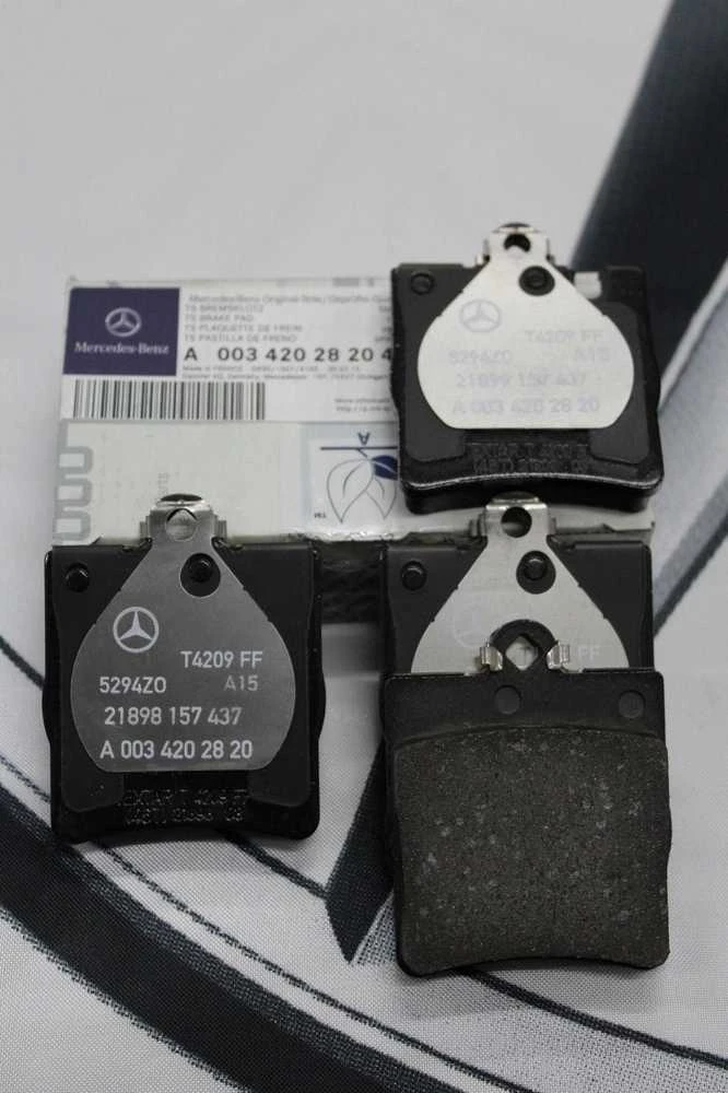 Mercedes Benz C240 C320 Bremsklotz Teilesatz Originalus A003420282041