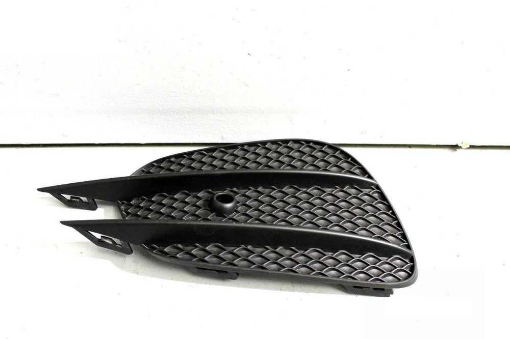 Mercedes-Benz E 220 d E 300 d Bumperis Afdėkimas Originalus A2138856700