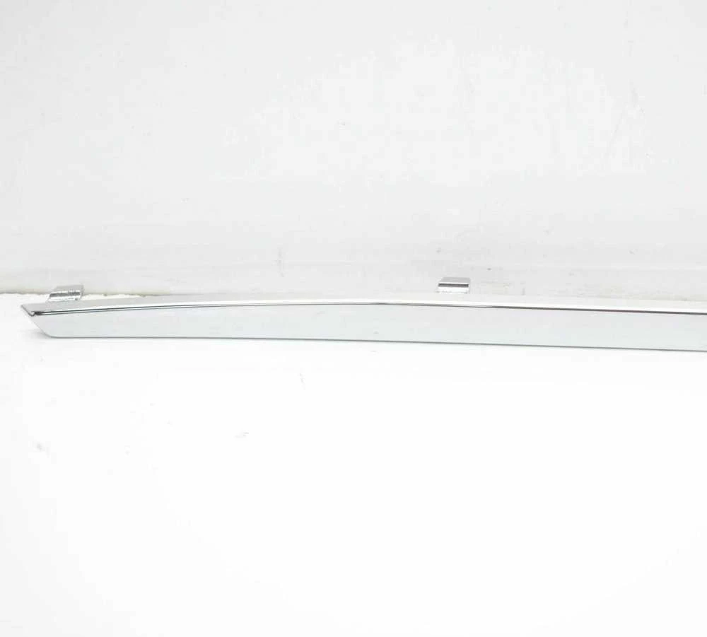 MERCEDES BENZ E 220 E 250 Galinio Bamperio Kairioji Dekoratyvinė Apdaila Originalus A2078800182