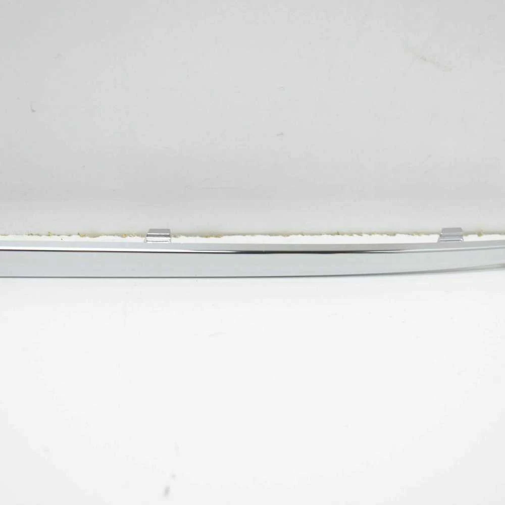 MERCEDES BENZ E 220 E 250 Galinio Bamperio Kairioji Dekoratyvinė Apdaila Originalus A2078800182