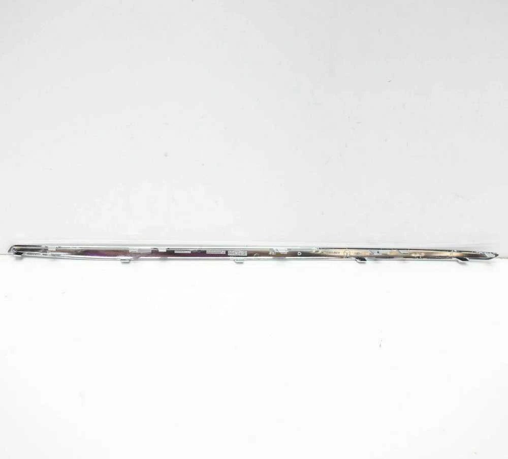 MERCEDES BENZ E 220 E 250 Galinio Bamperio Kairioji Dekoratyvinė Apdaila Originalus A2078800182