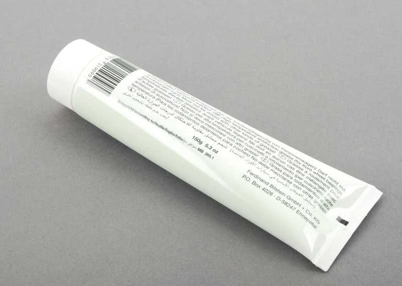 "Mercedes Benz" ratų guolių tepalas 150G originalus A002989005110