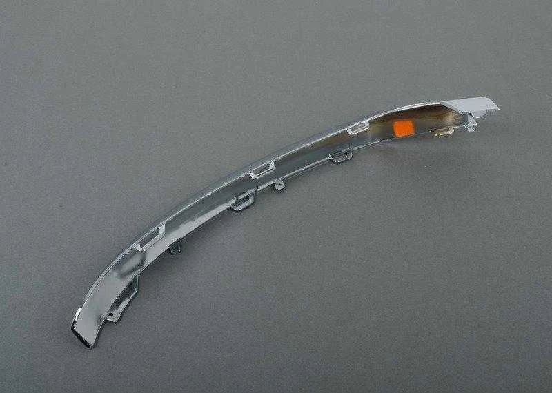 Mercedes-Benz W205 priekinio bamperio apatinės lūpos chromuota apdaila kairė originali A2058851374