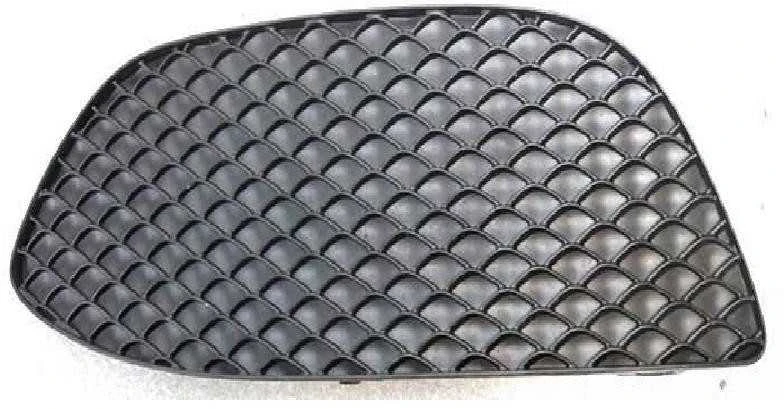 Mercedes-Benz W205 priekinio bamperio apatinės grotelės kairės pusės originalios A2058850723
