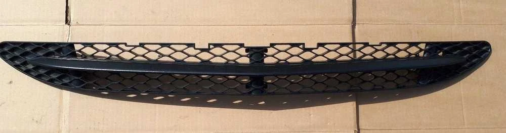 Mercedes-Benz W221 priekinio bamperio apatinės grotelės originalios A2218850523