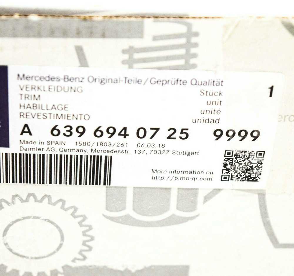 Mercedes-Benz W639 galinių durų kairės pusės apatinio vyrio apdaila originali A63969407259999