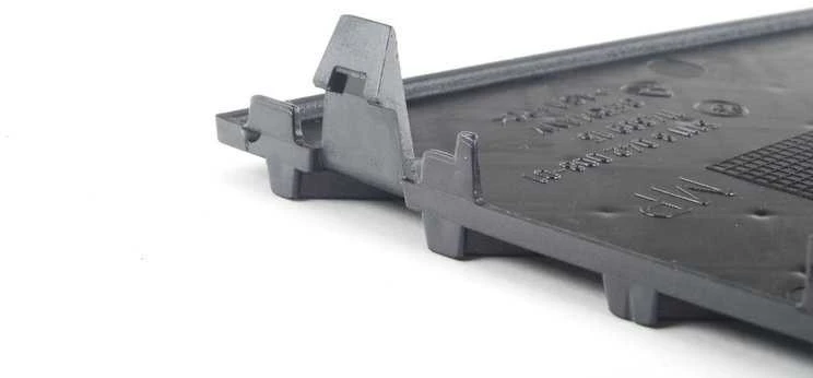 NAUJA OEM BMW E60N E61N Sedanas Priekinė Iš dalies atvira grotelė Dešinė 51118042008