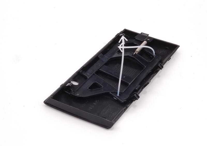 Naujas BMW e34 520i, 525i, 530i priekinis bamperio dangtis kairėje 51111946495