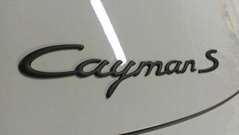 Naujas originalus PORSCHE 987 Cayman 2-osios kartos galinis bagažinės dangtis "Cayman S" užrašas juodas