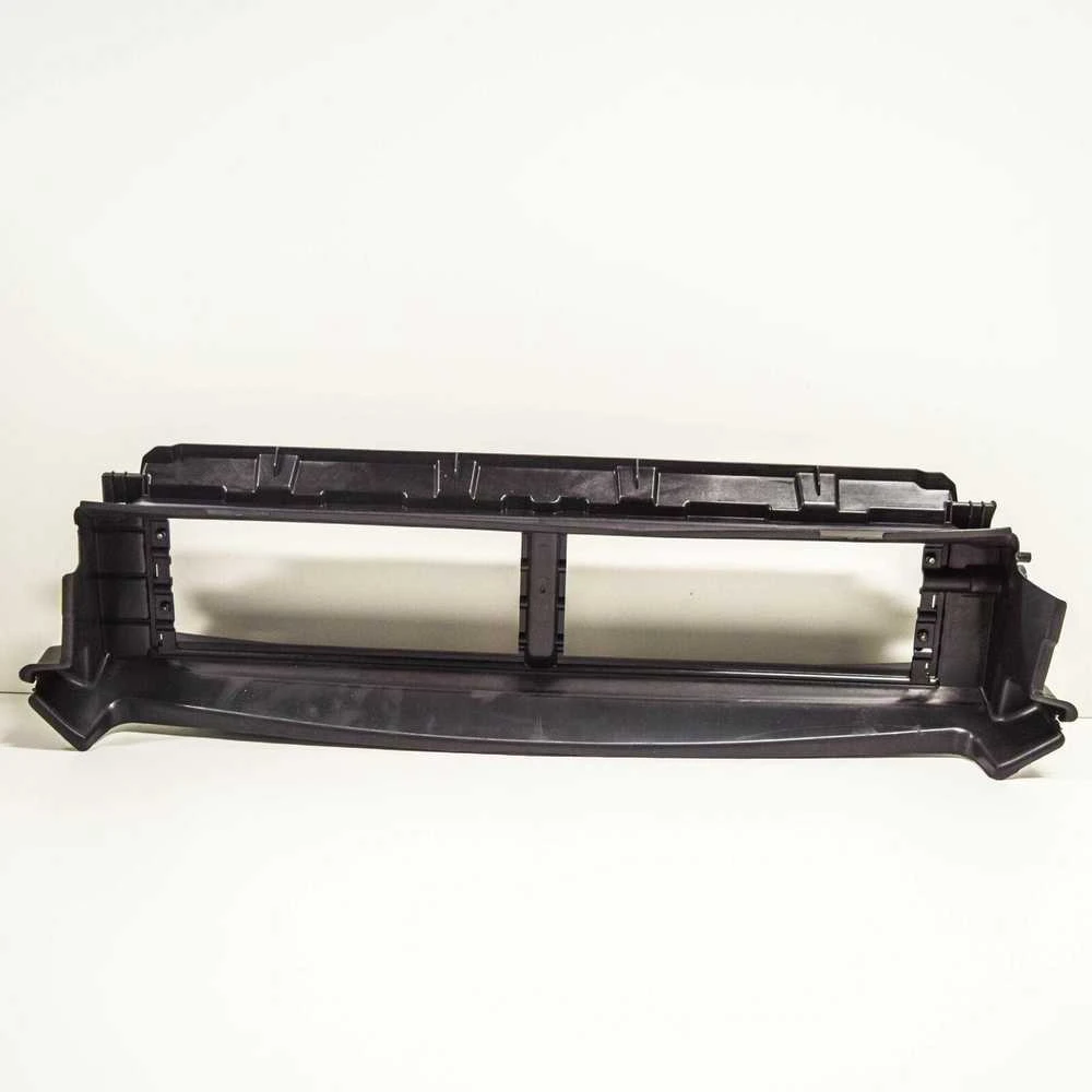 NAUJAS VOLVO XC60 MK2 RADIATORIAUS APATINIS ORO KANALAS GIDAS 31425369 ORIGINALUS