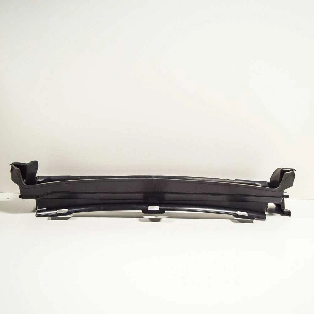 NAUJAS VOLVO XC60 MK2 RADIATORIAUS APATINIS ORO KANALAS GIDAS 31425369 ORIGINALUS
