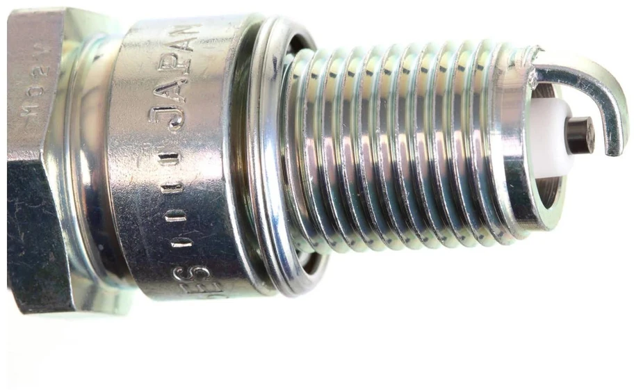 NGK Žvakės Chrysler Le Baron Saratoga Voyager Kia Pride Rio Mitsubishi Pajero Shogun Nissan Sunny 6G72 E16i B3A6 B3A7