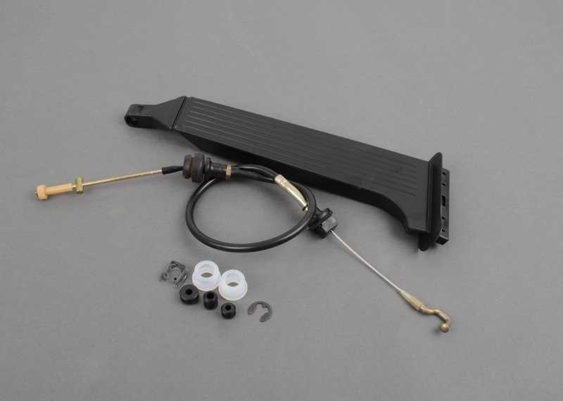 OEM BMW 3 E30 DUJŲ AKCELERATORIAUS PEDALAS Kairėje 35411118210 ORIGINALUS