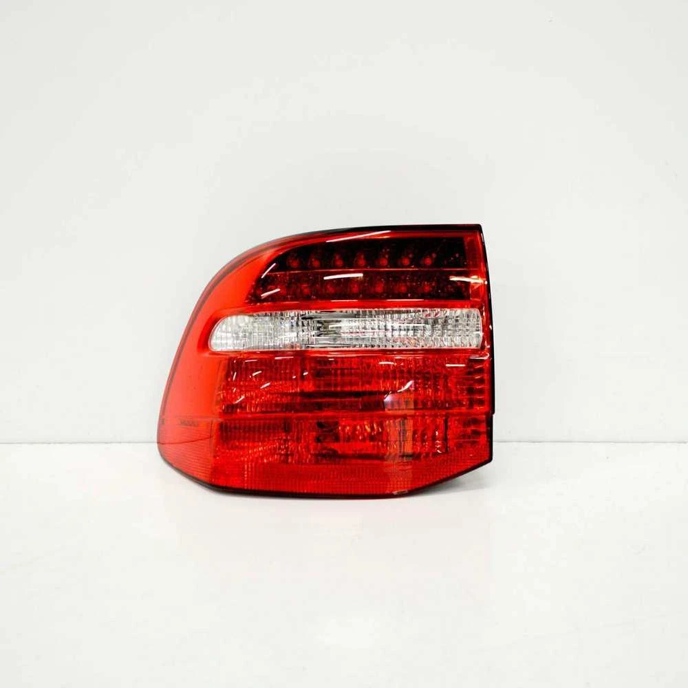 Originali PORSCHE galinė šviesa 95563148711