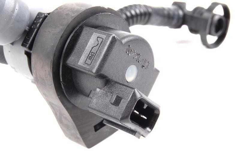 Originalus BMW 5 serijos E60 E61 kuro bako kvėpavimo vožtuvas su vamzdžiu OEM 13907618643