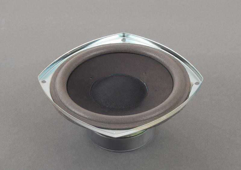 Originalus BMW 740i 750i subwoofer audio garso sistema garsiakalbis OEM 65138352453