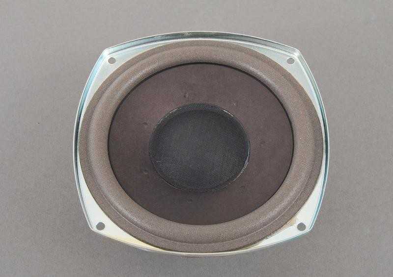 Originalus BMW 740i 750i subwoofer audio garso sistema garsiakalbis OEM 65138352453