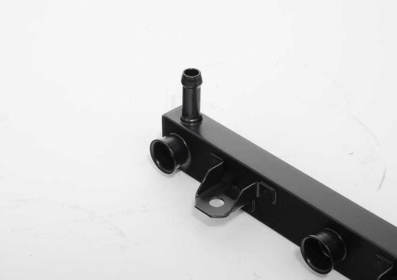Originalus BMW E28 E30 kabrioletas kupė kuro purkštuko bėgis vamzdis OEM 13531717073