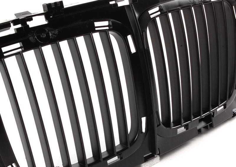Originalus BMW E34 sedanas universalas priekinis radiatoriaus inksto groteles OEM 51131973825