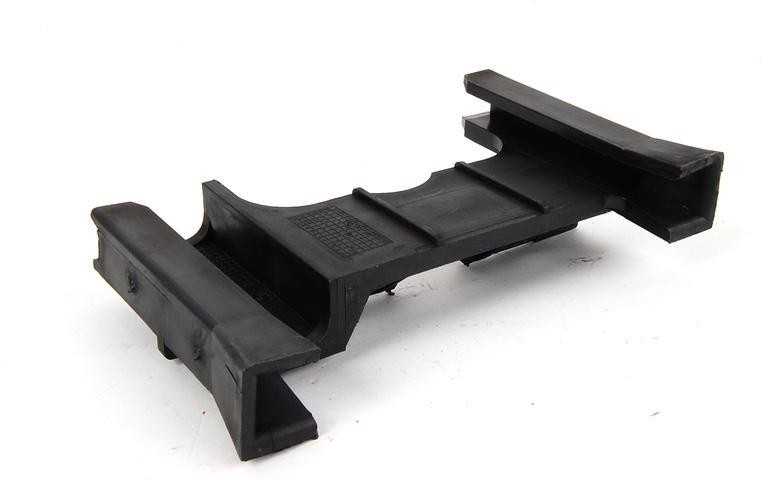 Originalus BMW E36 vairuotojo kairės pusės galinio bamperio laikiklis NEW OEM garantija