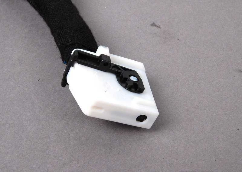 Originalus BMW E38 Sedano pagalbinio kabelio adapteris OEM 61128381219