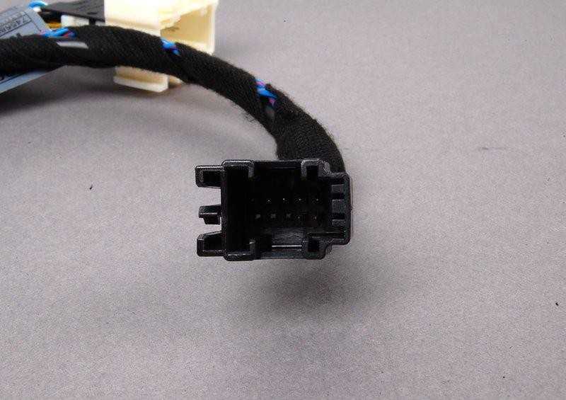Originalus BMW E38 Sedano pagalbinio kabelio adapteris OEM 61128381219