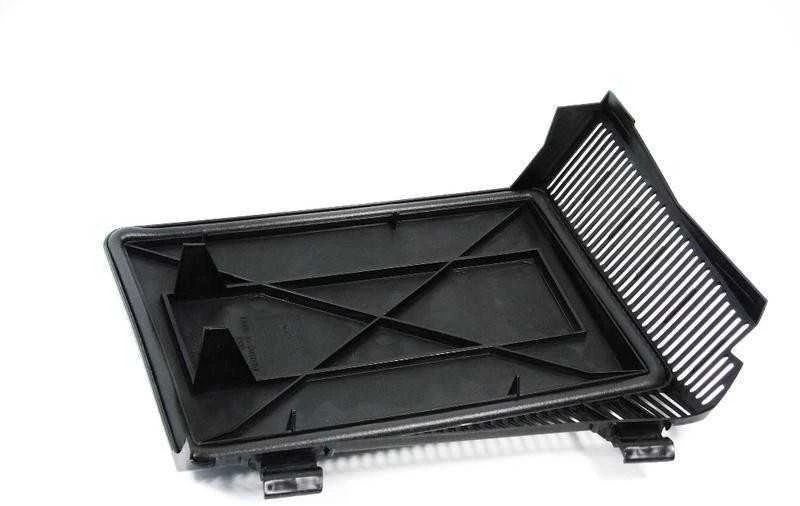 Originalus BMW E39 kabinos oro kanalo mikrofiltras dangtis kairėje OEM 64318379627