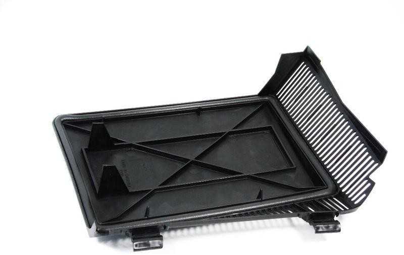 Originalus BMW E39 kabinos oro kanalo mikrofiltras dangtis kairėje OEM 64318379627