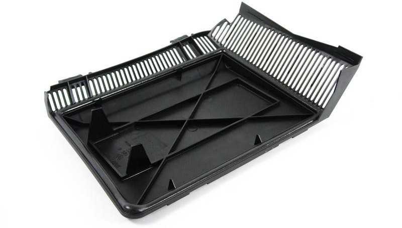 Originalus BMW E39 kabinos oro kanalo mikrofiltras dangtis dešinėje OEM 64318379626