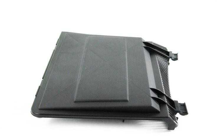 Originalus BMW E39 kabinos oro kanalo mikrofiltras dangtis dešinėje OEM 64318379626