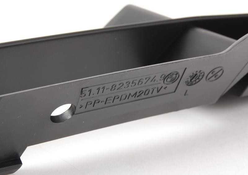 Originalus BMW E39 Sedanas Universalus Priekinis Bamperio Tinklelis Kairysis OEM 51118235674
