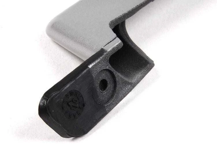 Originalus BMW e46 (01-05) priekinis dešinės pusės keleivio bamperio grotelių dangtis 51117016512