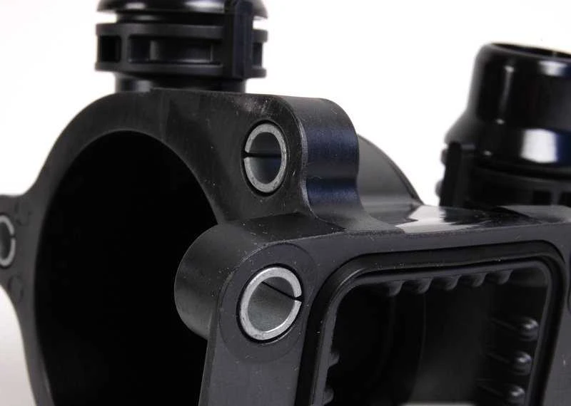 Originalus BMW E46 variklio aušinimo vandens siurblio termostato korpusas OEM 11517572859