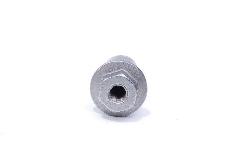 Originalus BMW E53 E60 E60N E61 E61N E63 E64 dangtelio veržlė 11127568835