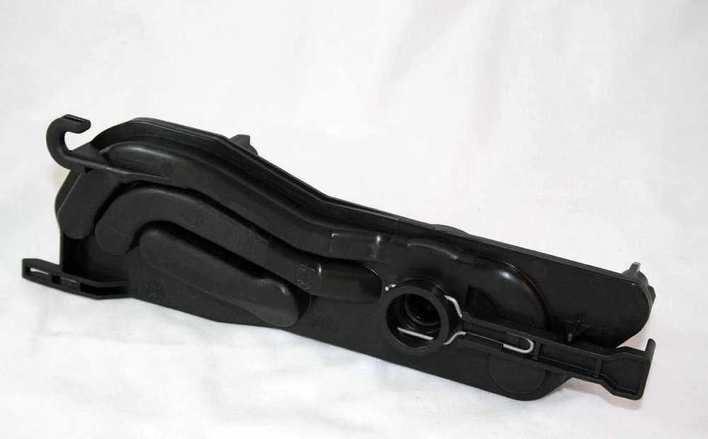 Originalus BMW E60 E60N E61 radiatoriaus talpyklos tvirtinimo plokštės laikiklis OEM 17117534907