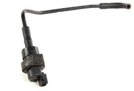 Originalus BMW E60 E61 E83 kuro bako kvėpavimo vožtuvas su vamzdžiu OEM 13907557923