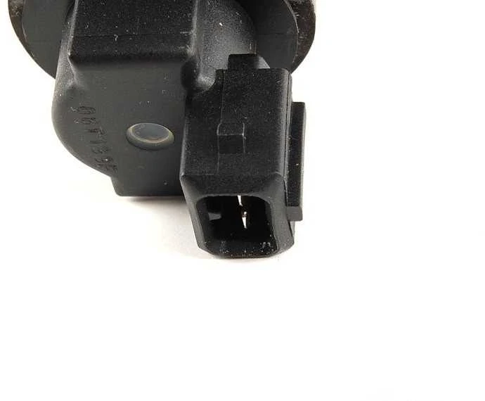 Originalus BMW E60 E61 E83 kuro bako kvėpavimo vožtuvas su vamzdžiu OEM 13907557923