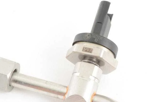 Originalus BMW E60N E61N E71 E82 E88 aukšto slėgio siurblio jutiklis OEM 13537622751