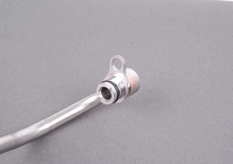 Originalus BMW E60N E61N E82 turbokompresoriaus aušinimo skysčio tiekimo vamzdelis OEM 11537558899